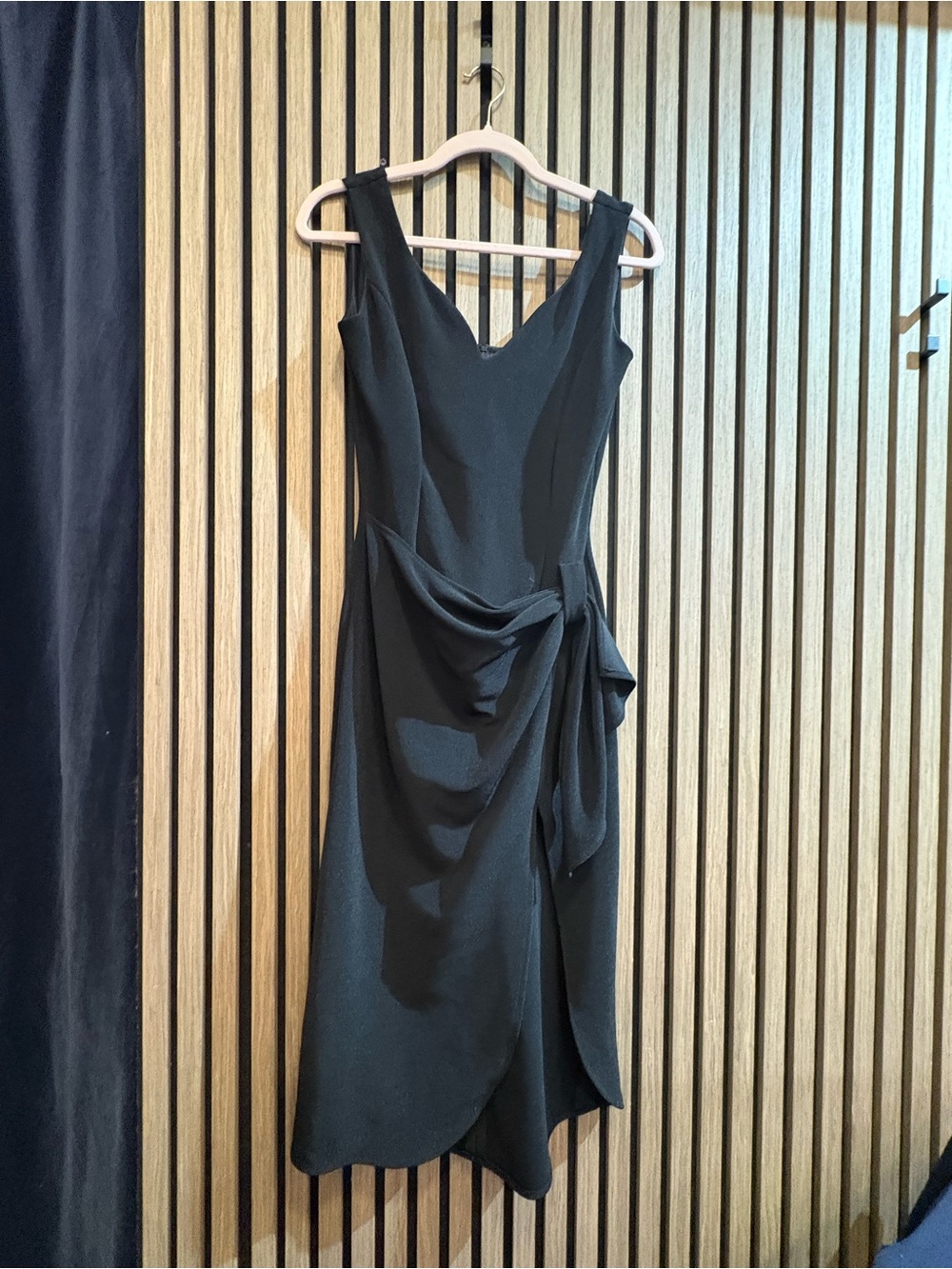 Elegant Black V-Neck Sleeveless Draped Midi Dress
